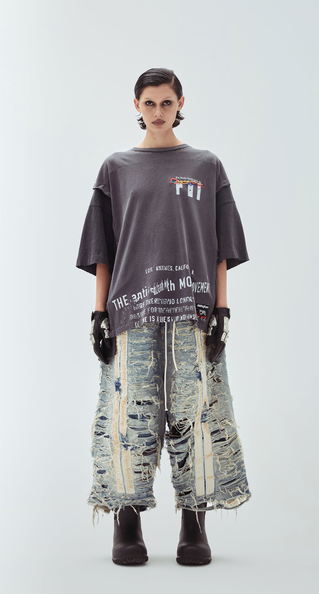 Moda Apocrypha Quad Tee - Image 1