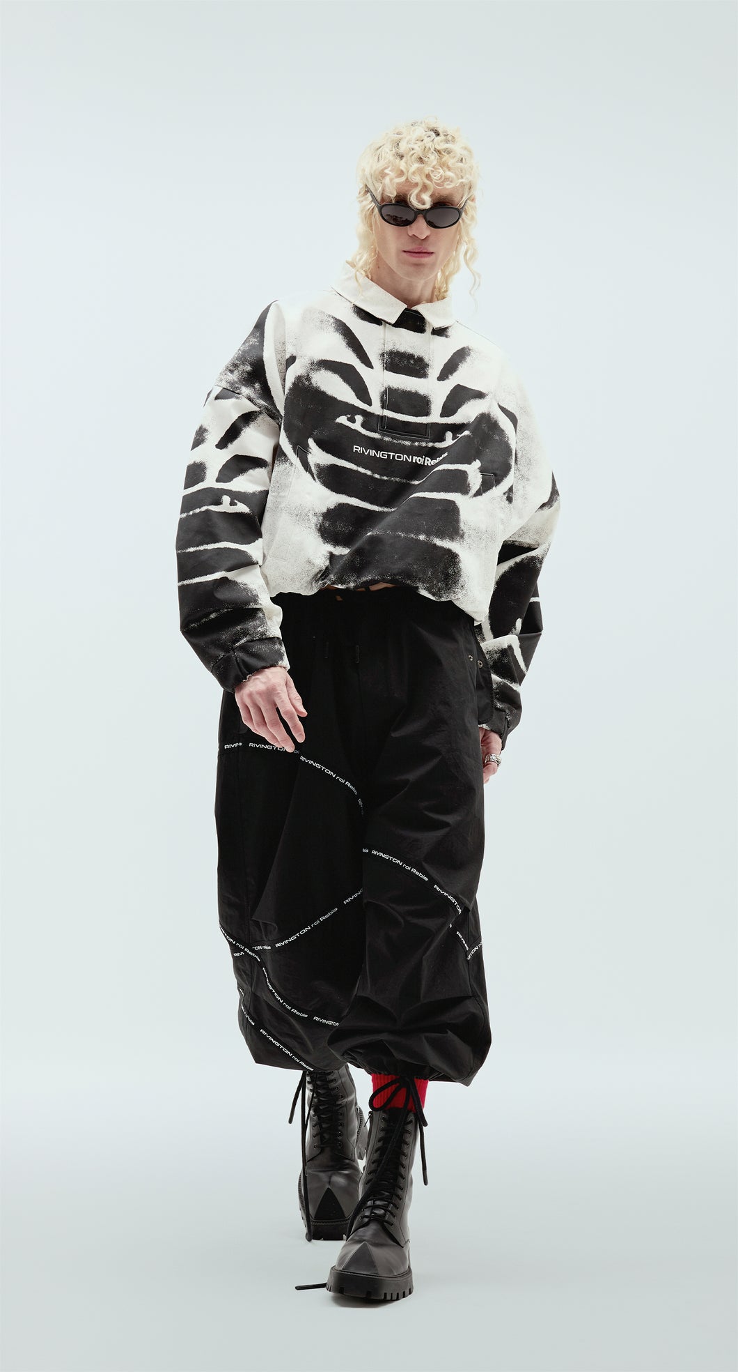 Meta Pullover - Image 1